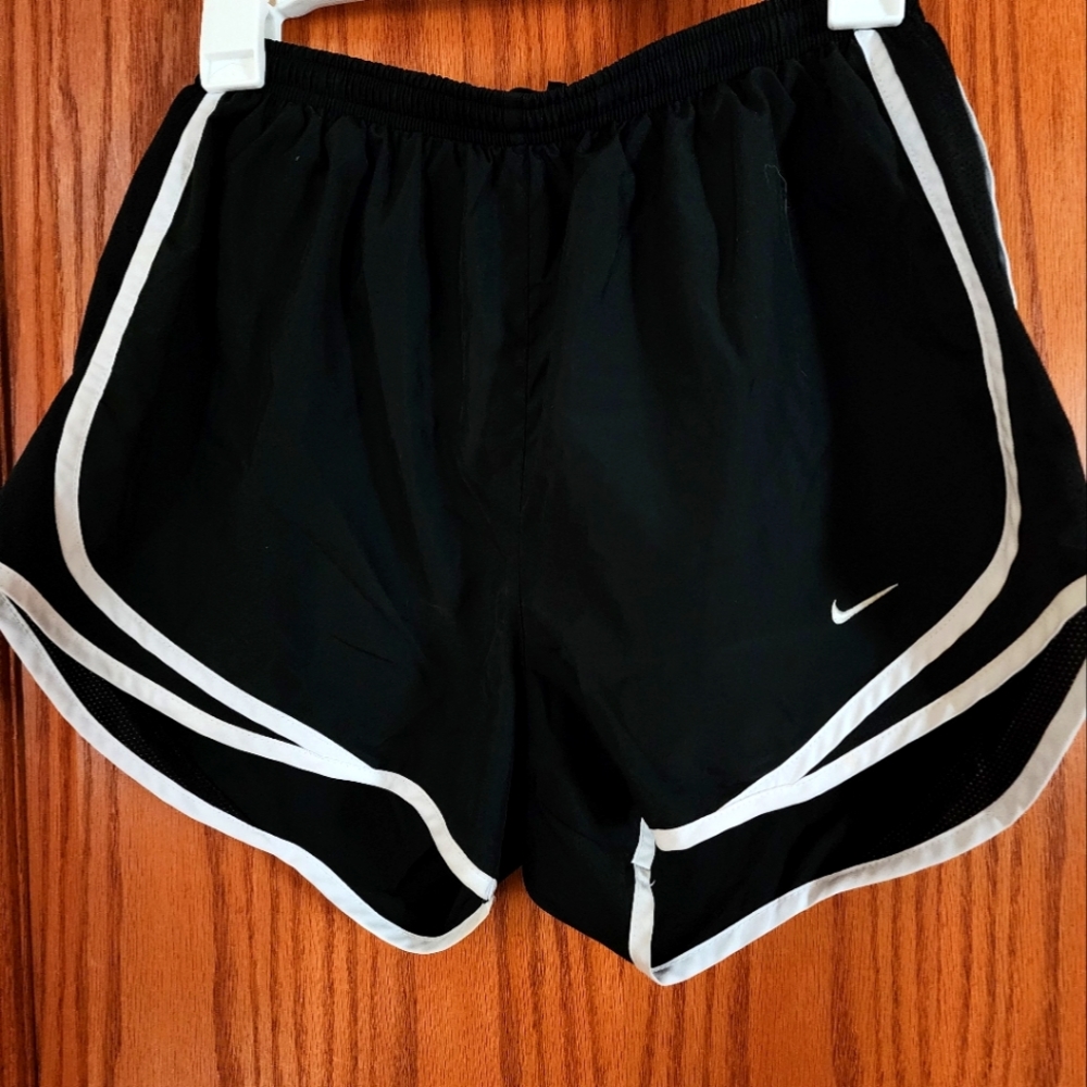 Nike Shorts Size M